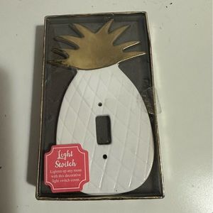 NWT Pineapple Light Switch Cover